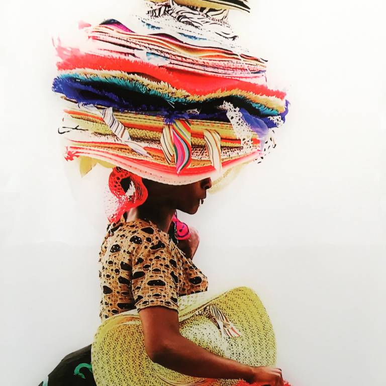 Angolan woman with hats - Diane Vink