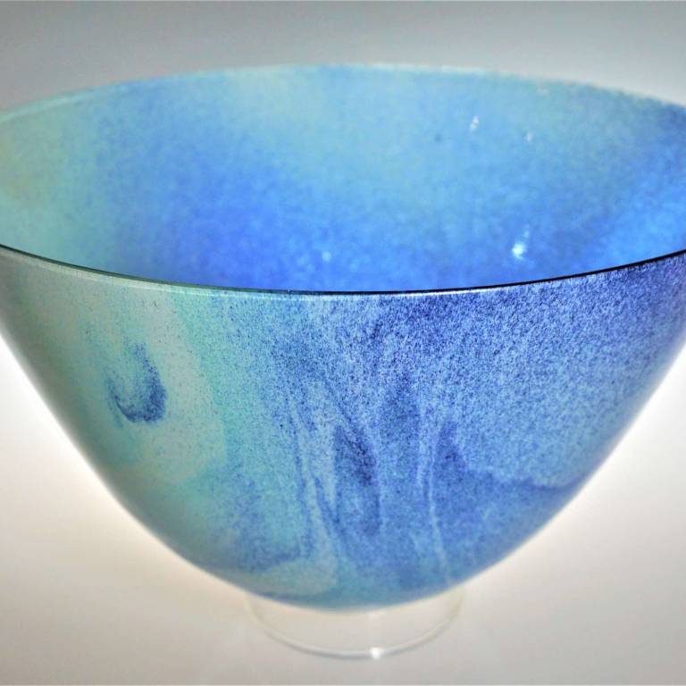 Vessel With Stand Blue & White